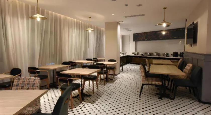 Premier City Comfort Hotel Hechi Luocheng Central Plaza