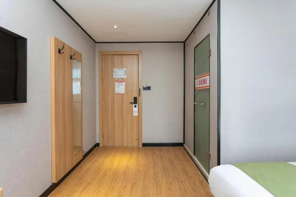 Bed in Shell Hotel Shnaghai Beiqiao Metro Station