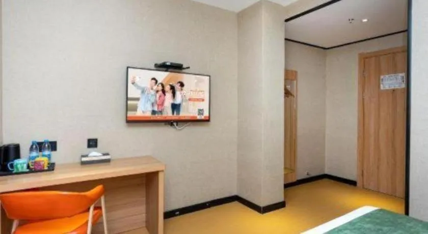 Bed in Shell Hotel Shnaghai Beiqiao Metro Station