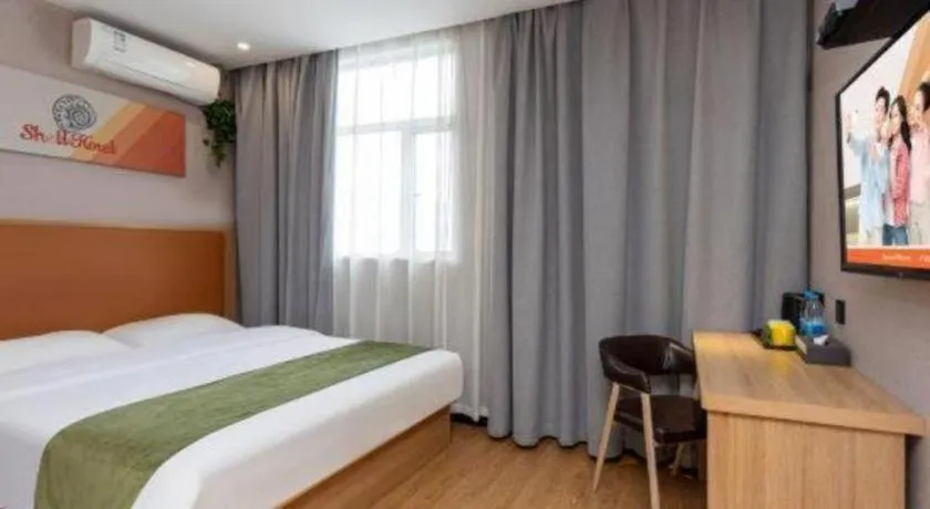 Bed in Shell Hotel Shnaghai Beiqiao Metro Station