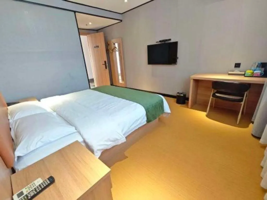 Bed in Shell Hotel Shnaghai Beiqiao Metro Station