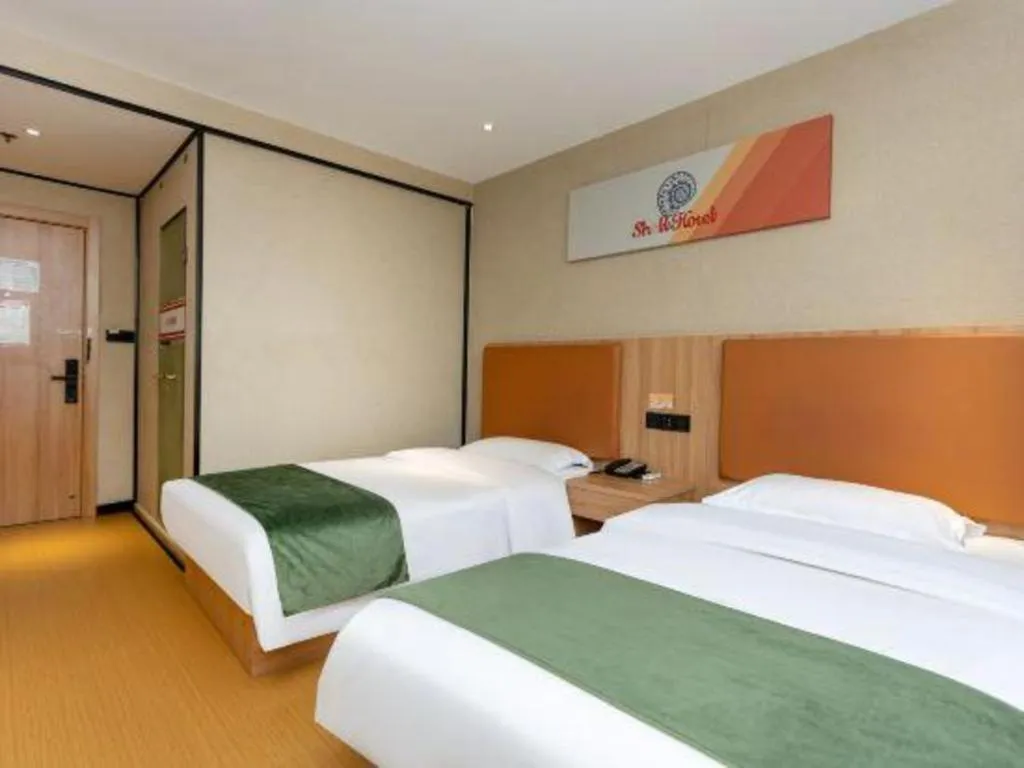 Bed in Shell Hotel Shnaghai Beiqiao Metro Station