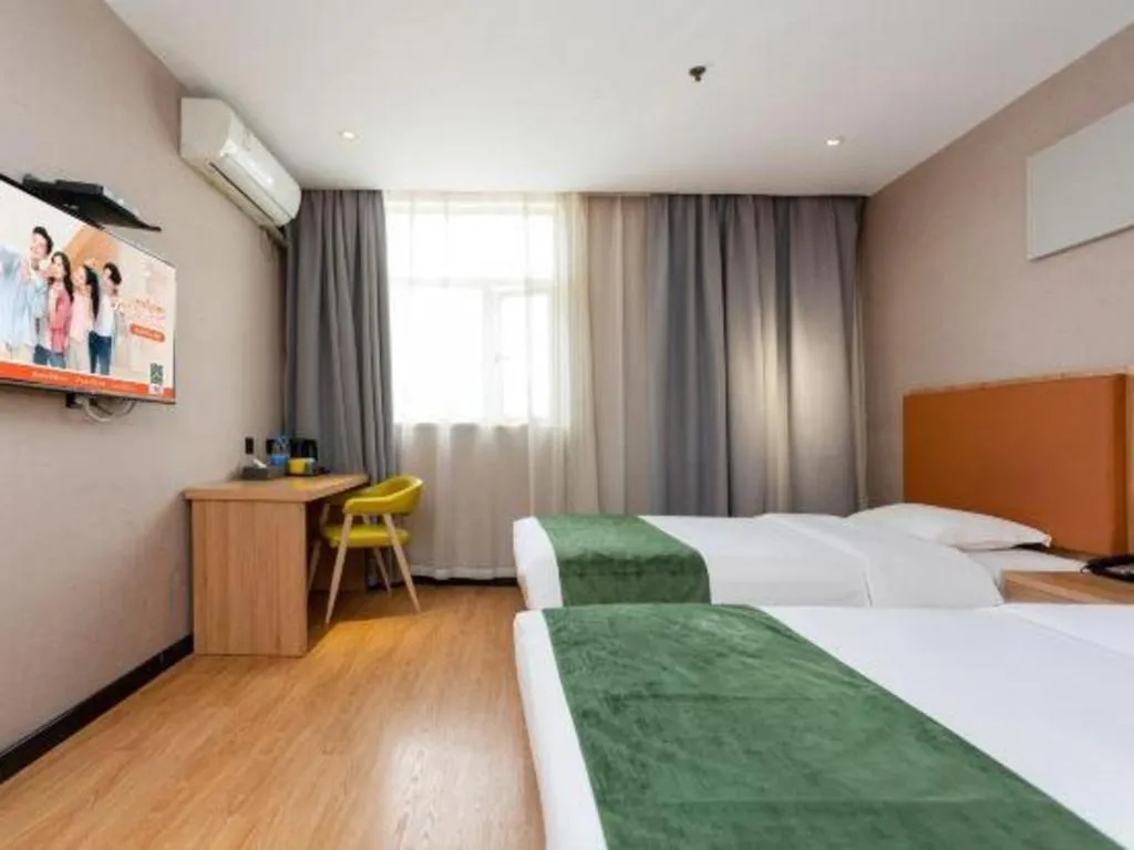 Bed in Shell Hotel Shnaghai Beiqiao Metro Station