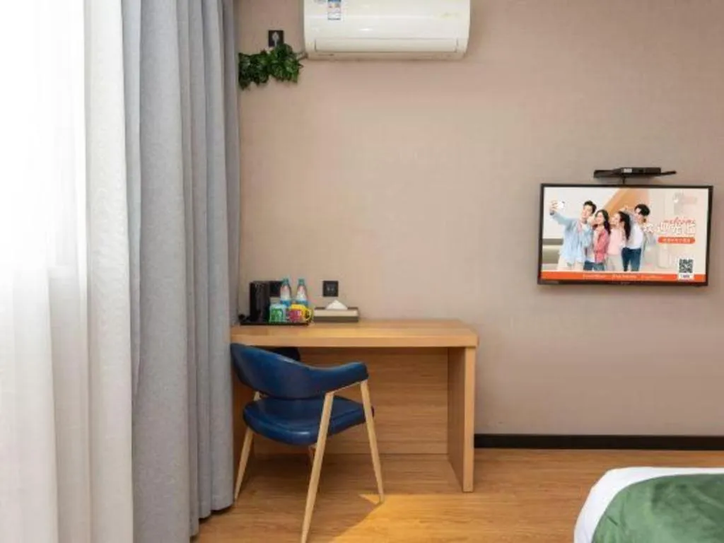 Bed in Shell Hotel Shnaghai Beiqiao Metro Station