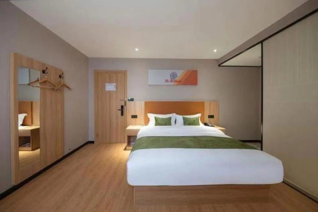 Bed in Shell Hotel Shnaghai Beiqiao Metro Station