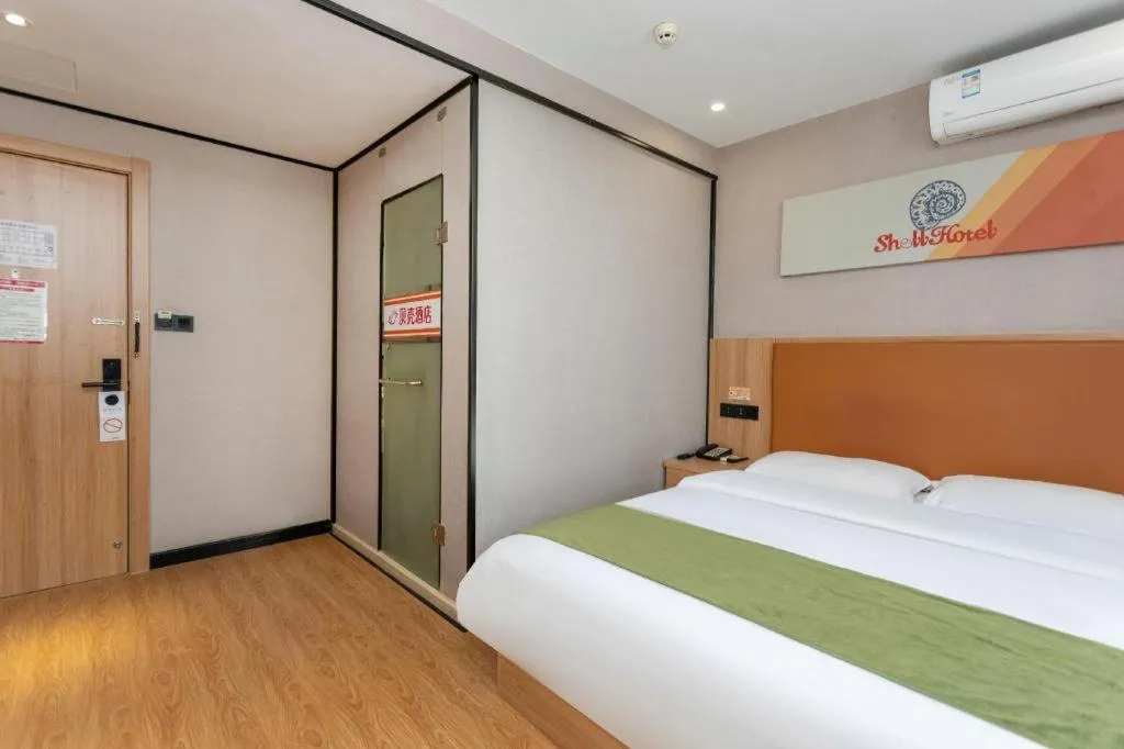 Bed in Shell Hotel Shnaghai Beiqiao Metro Station