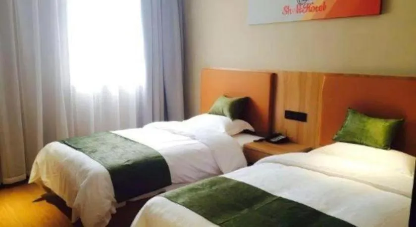 Bed in Shell Hotel Shnaghai Beiqiao Metro Station