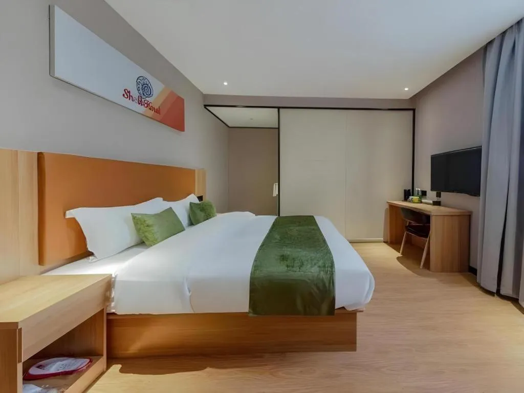 Bed in Shell Hotel Shnaghai Beiqiao Metro Station