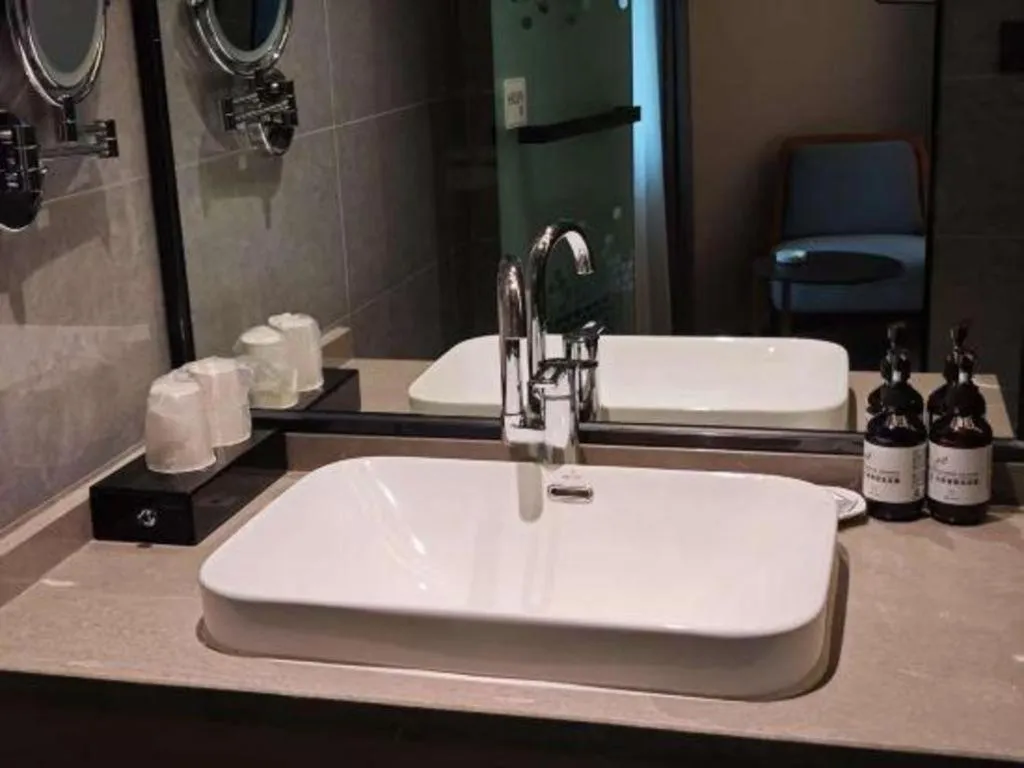 GreenTree Eastern Chongqing Yangjiaping Pedestrian Street Mixc Hotel