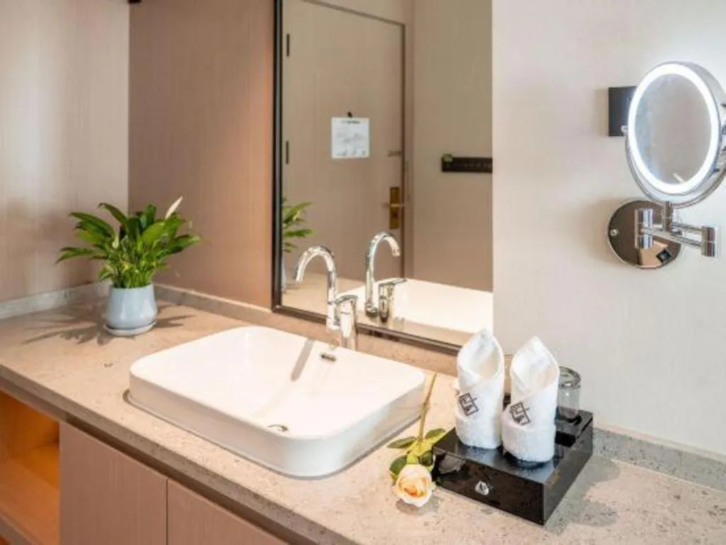 GreenTree Eastern Chongqing Yangjiaping Pedestrian Street Mixc Hotel