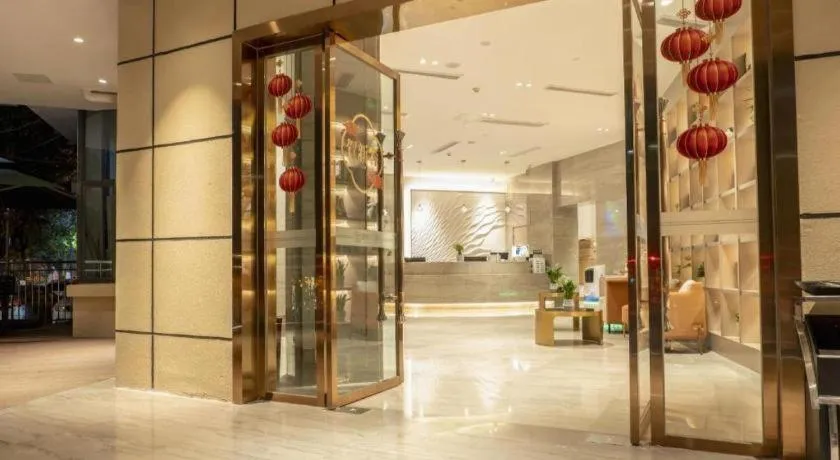 GreenTree Eastern Chongqing Yangjiaping Pedestrian Street Mixc Hotel