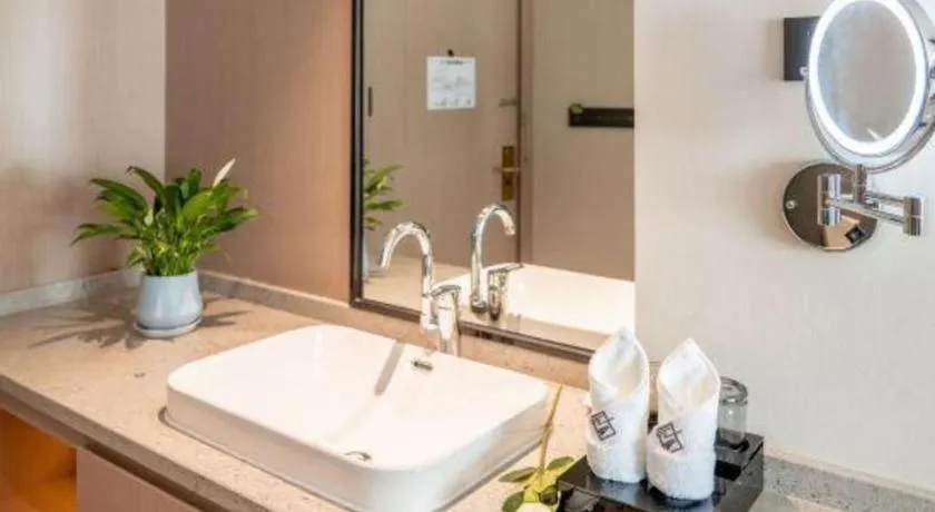 GreenTree Eastern Chongqing Yangjiaping Pedestrian Street Mixc Hotel