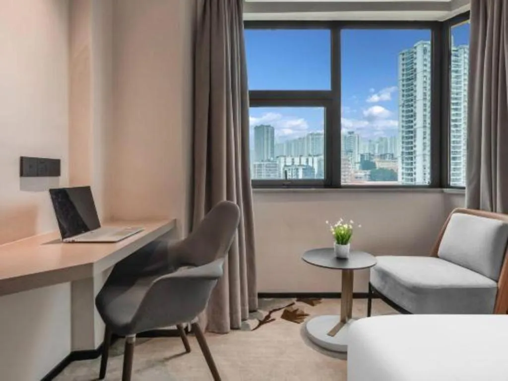 GreenTree Eastern Chongqing Yangjiaping Pedestrian Street Mixc Hotel