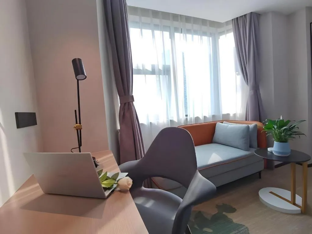 GreenTree Eastern Chongqing Yangjiaping Pedestrian Street Mixc Hotel