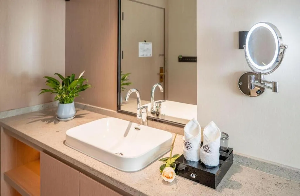 GreenTree Eastern Chongqing Yangjiaping Pedestrian Street Mixc Hotel