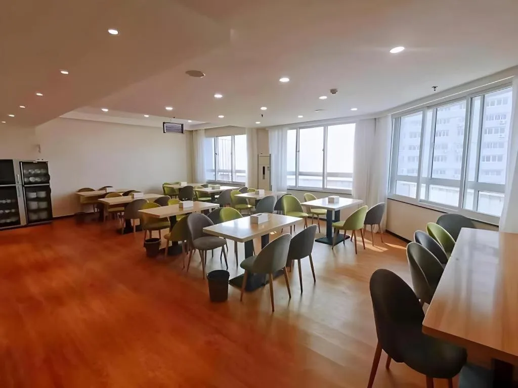 Green Tree Inn Luoyang Fenghuang Mansion Mudan Square Metro Station