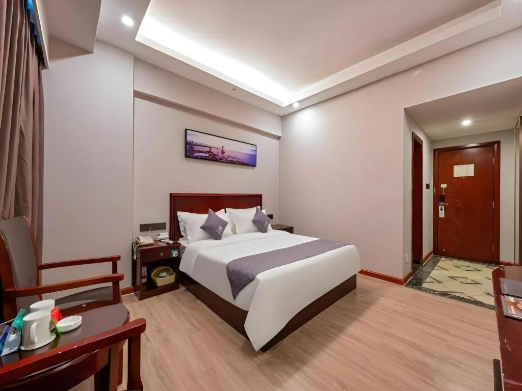 Bed in Green Tree Inn Zhuhai International Airport Huafa Shangdu