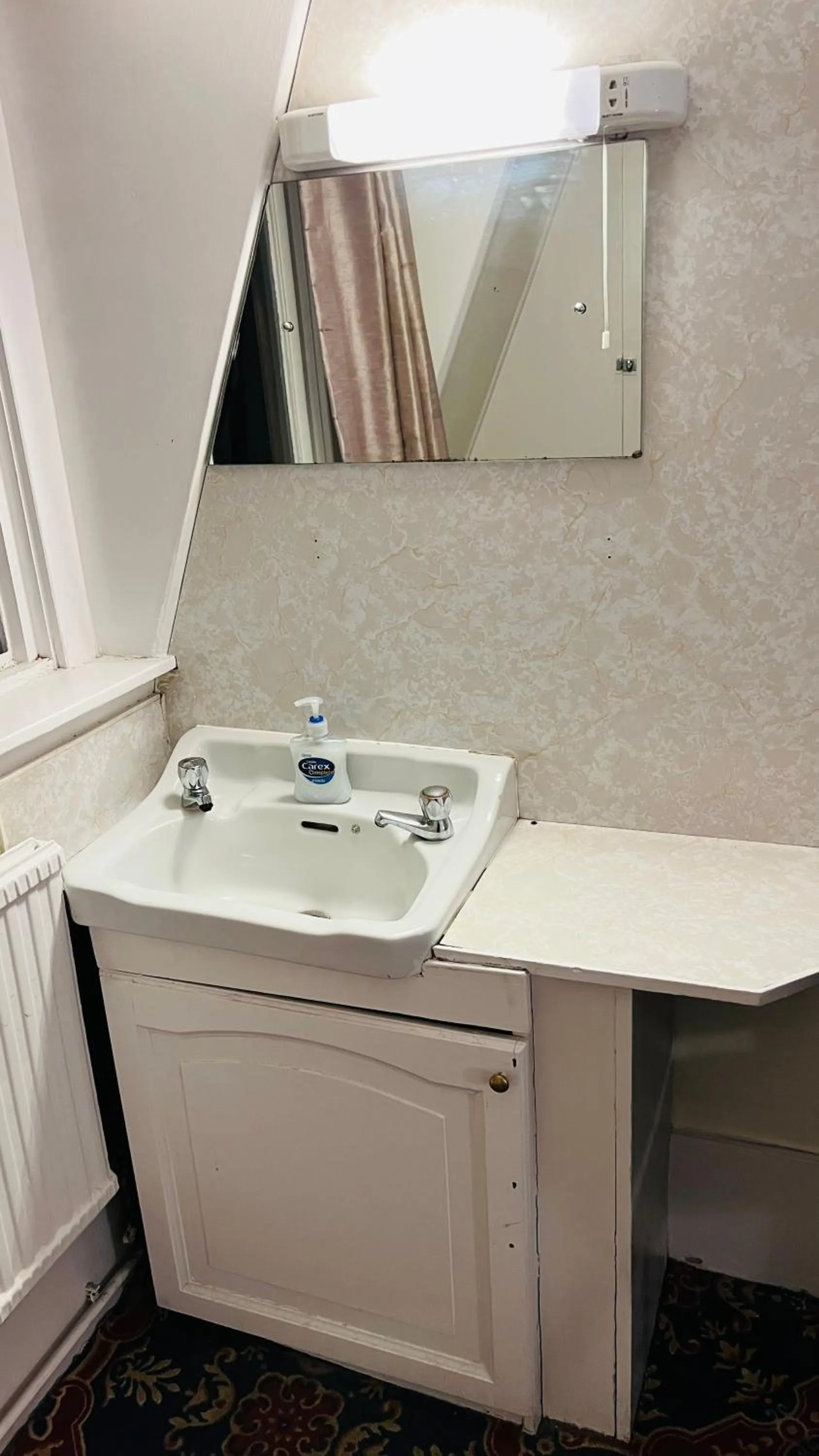 Bedroom in Gresham Hotel Bloomsbury