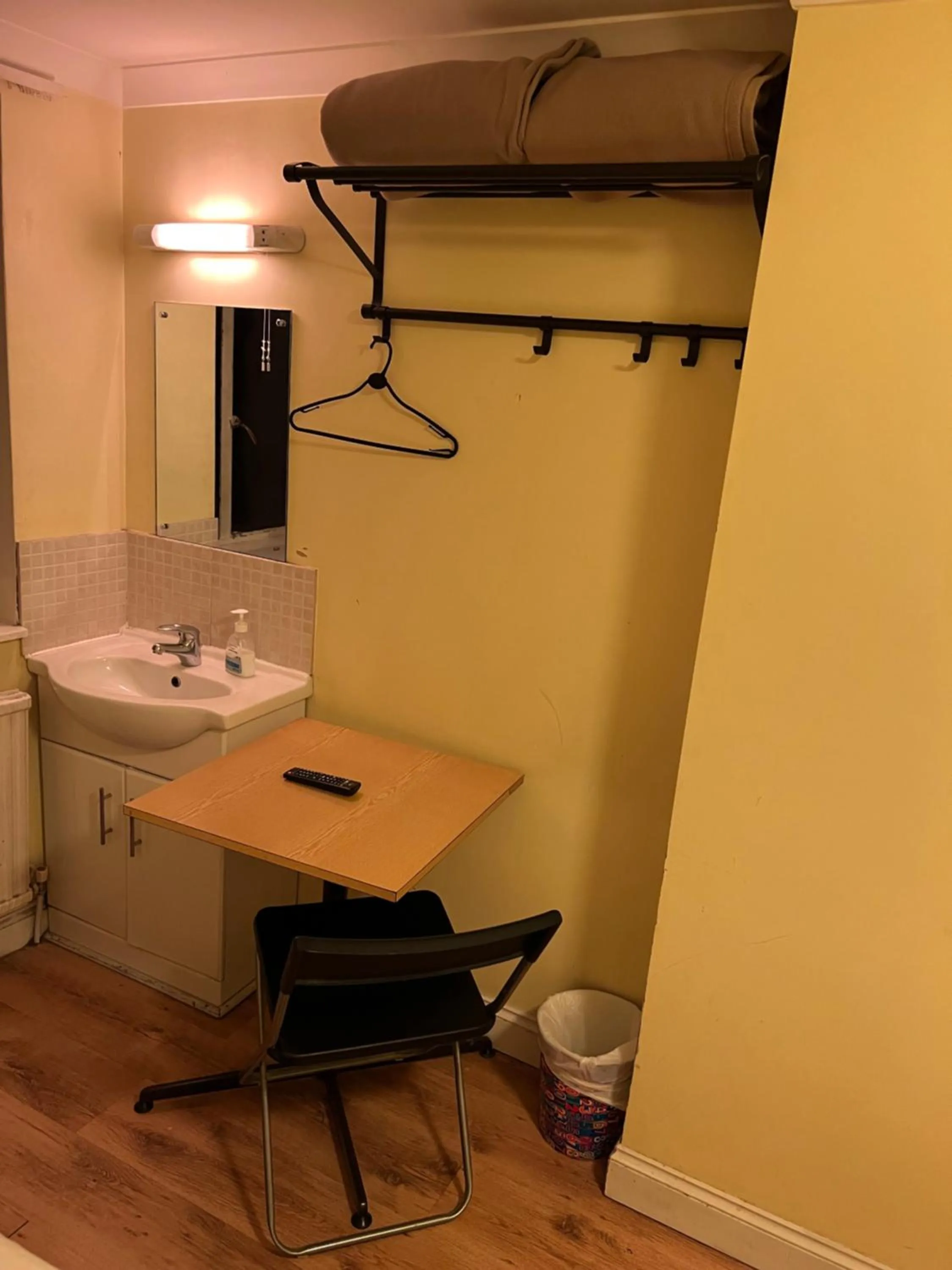 Bedroom in Gresham Hotel Bloomsbury