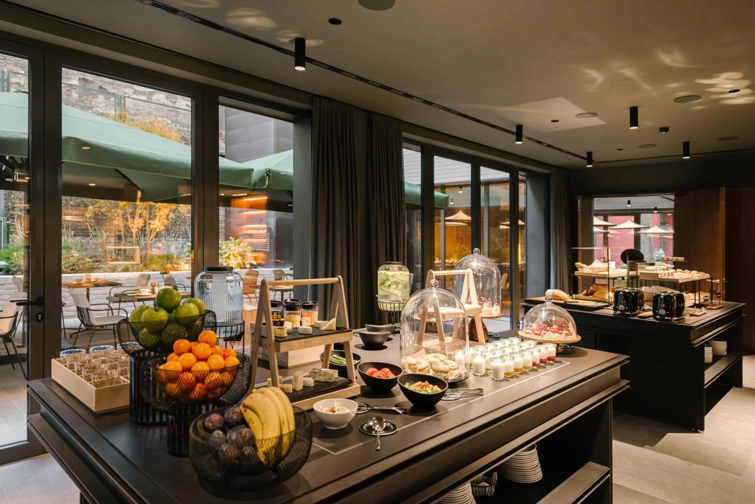 Lounge or bar in BoHo Hotel Budapest - Small Luxury Hotels