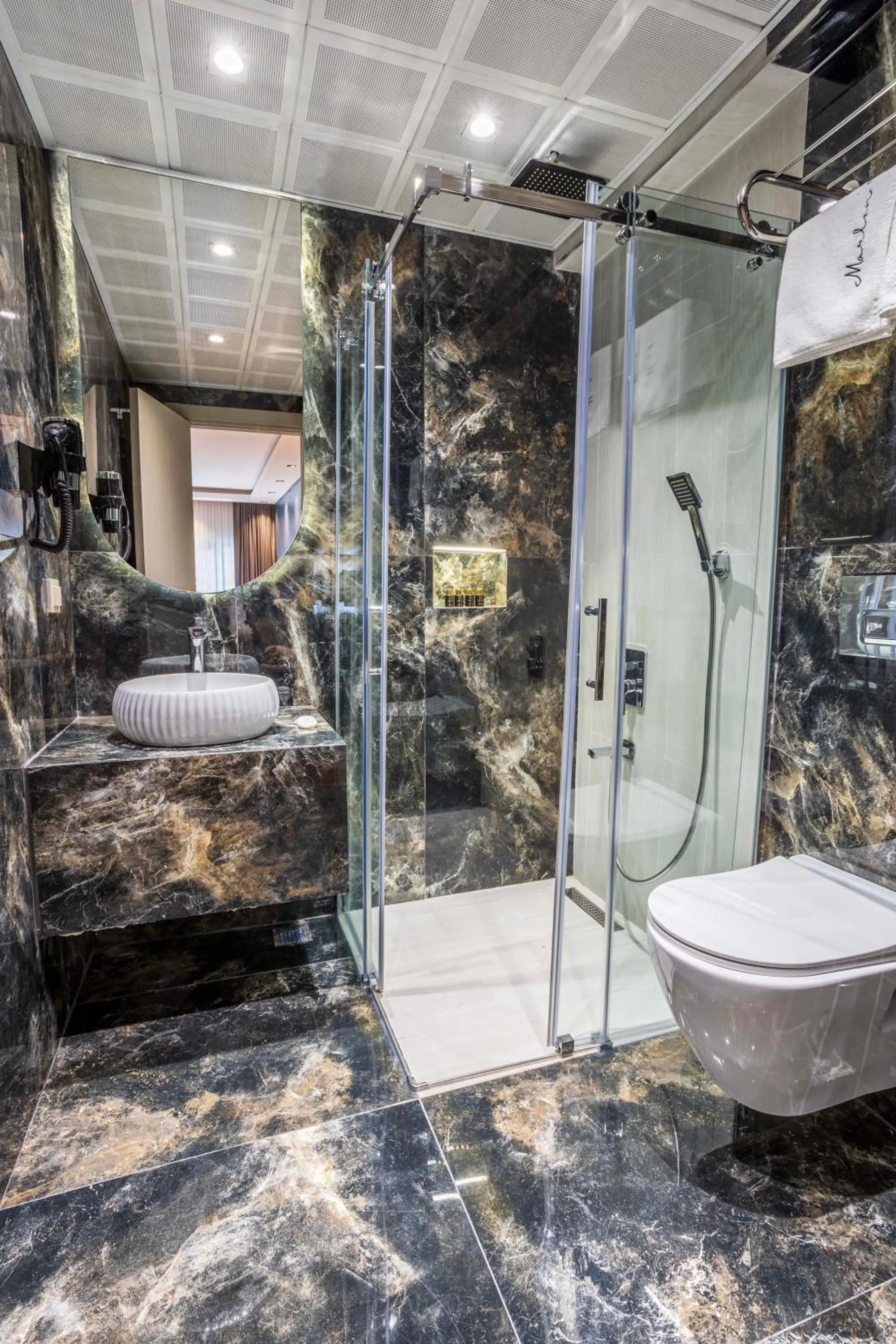 Bathroom in Marlon Hotel