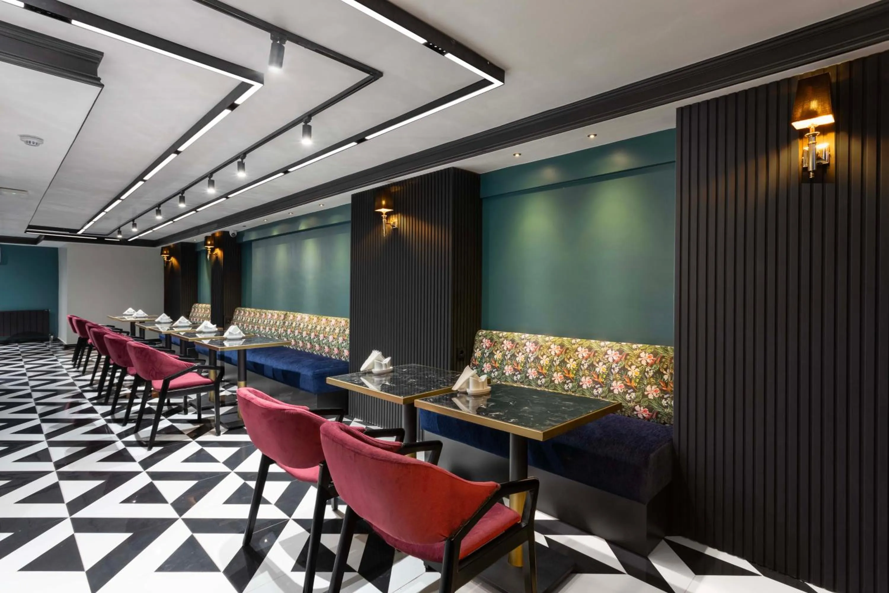 Seating area in Marlon Hotel