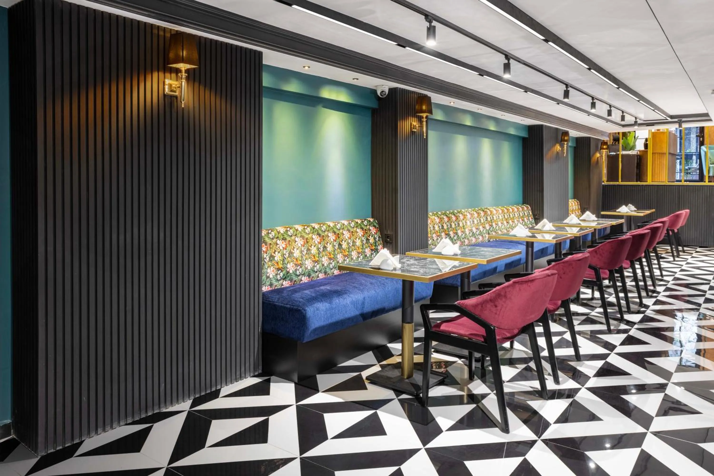 Seating area in Marlon Hotel