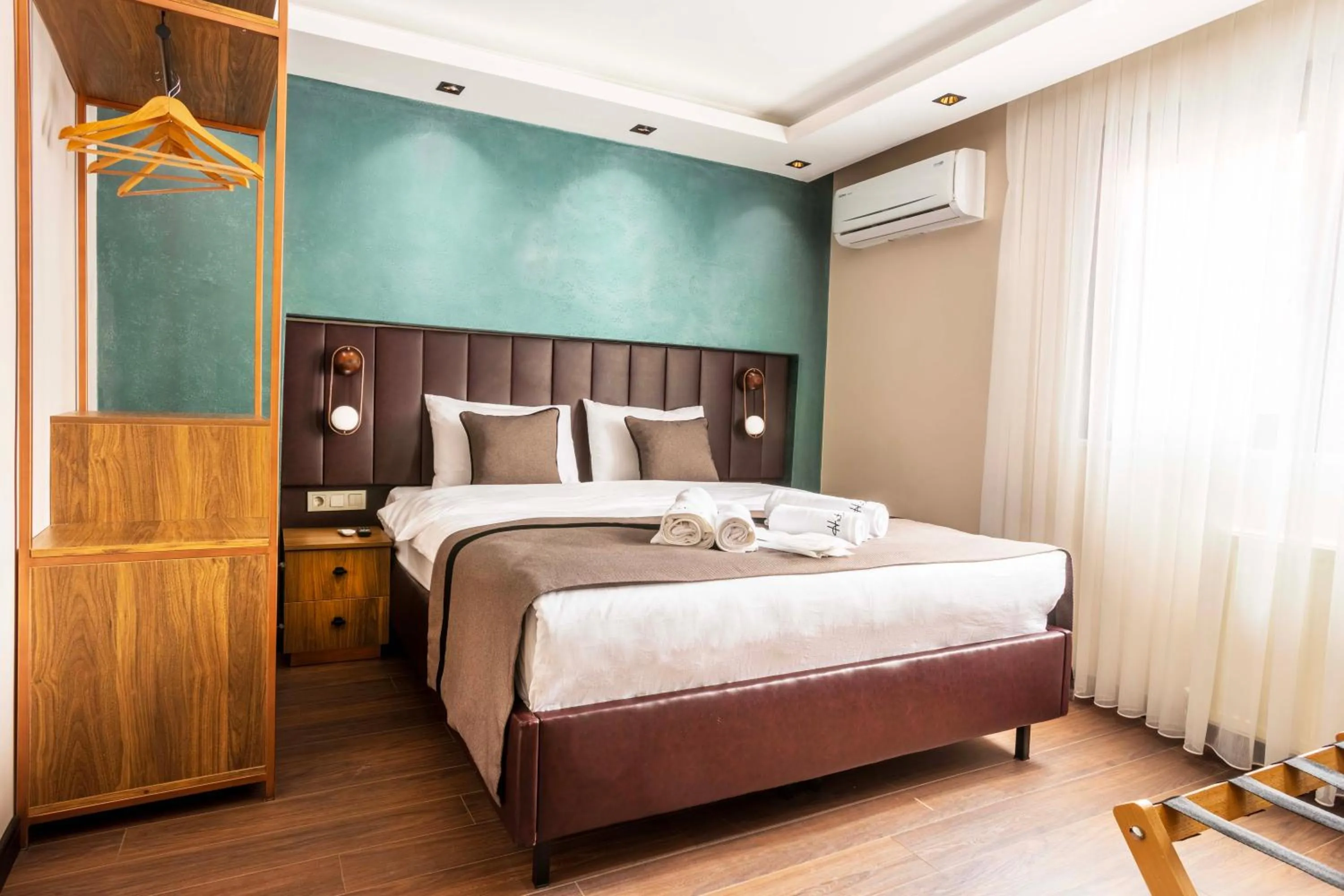 Photo of the whole room, Bed in Marlon Hotel