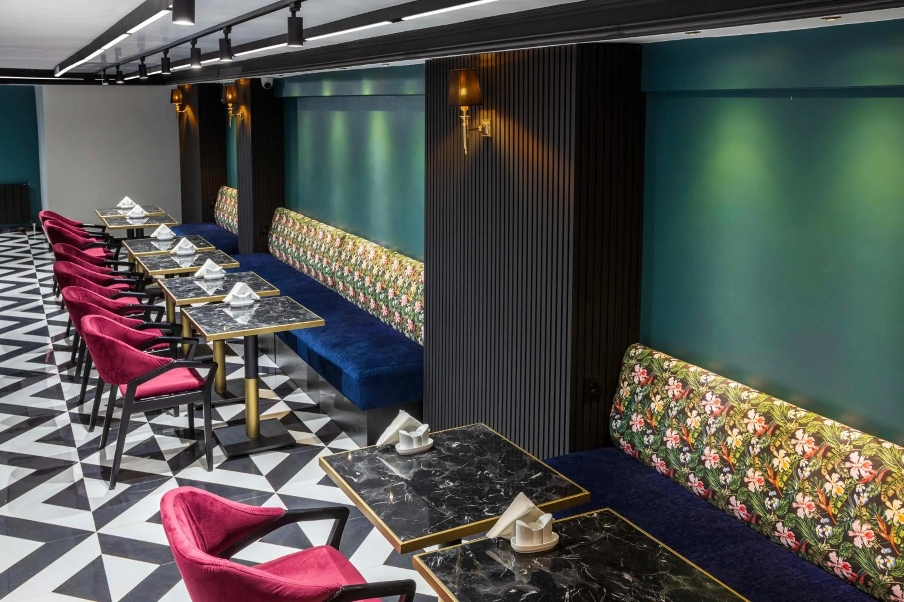 Seating area in Marlon Hotel