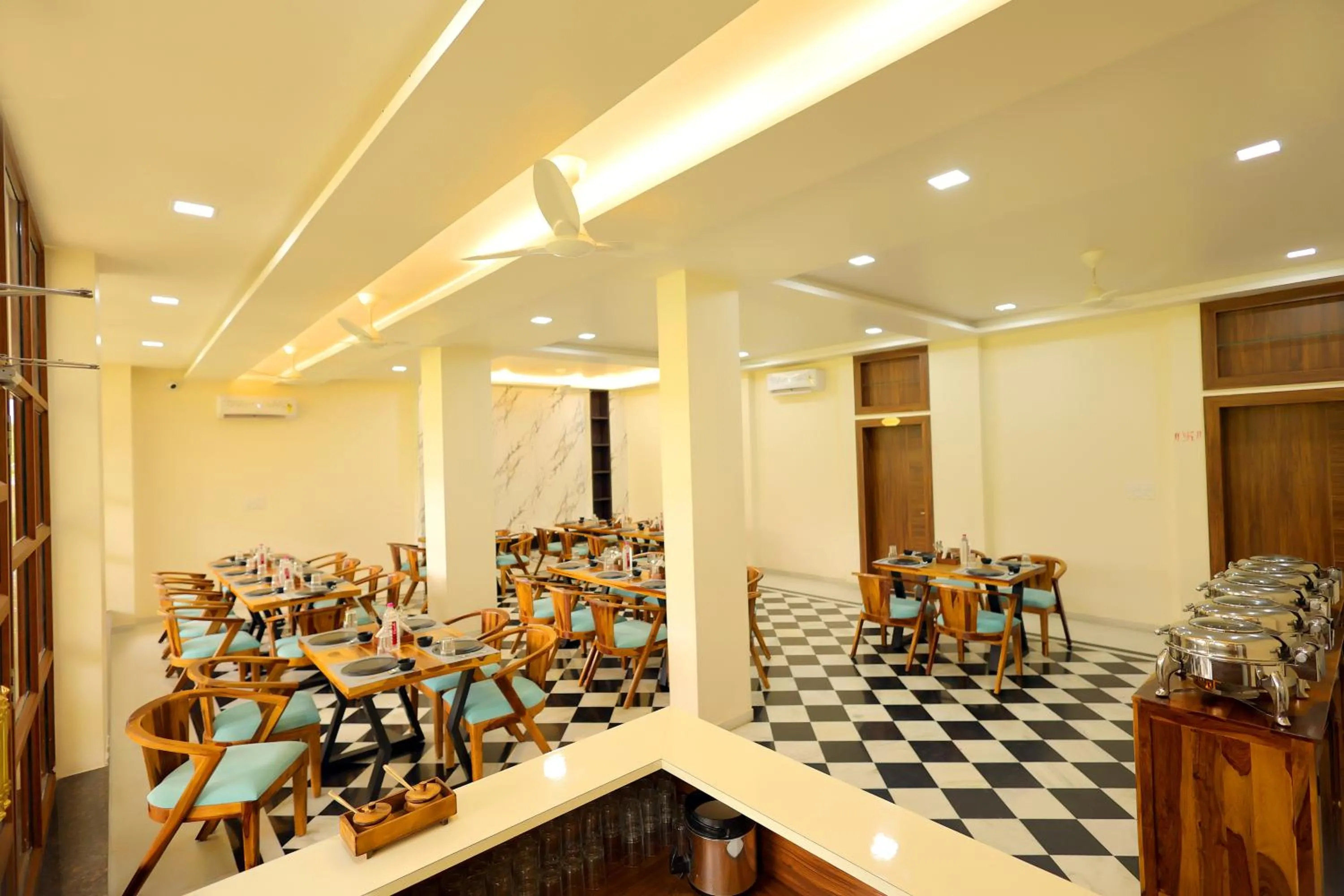 Restaurant/places to eat in Manas Resort by Rudrakshi