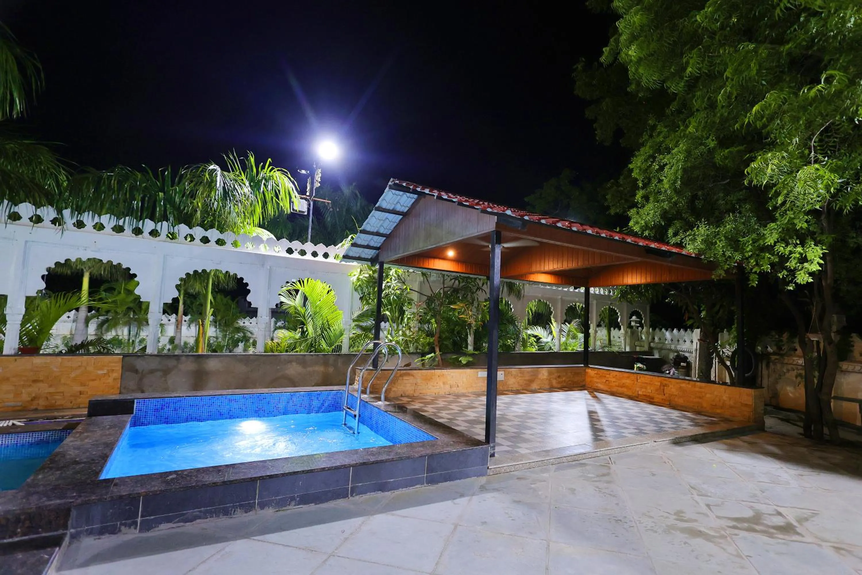 Swimming pool in Manas Resort by Rudrakshi