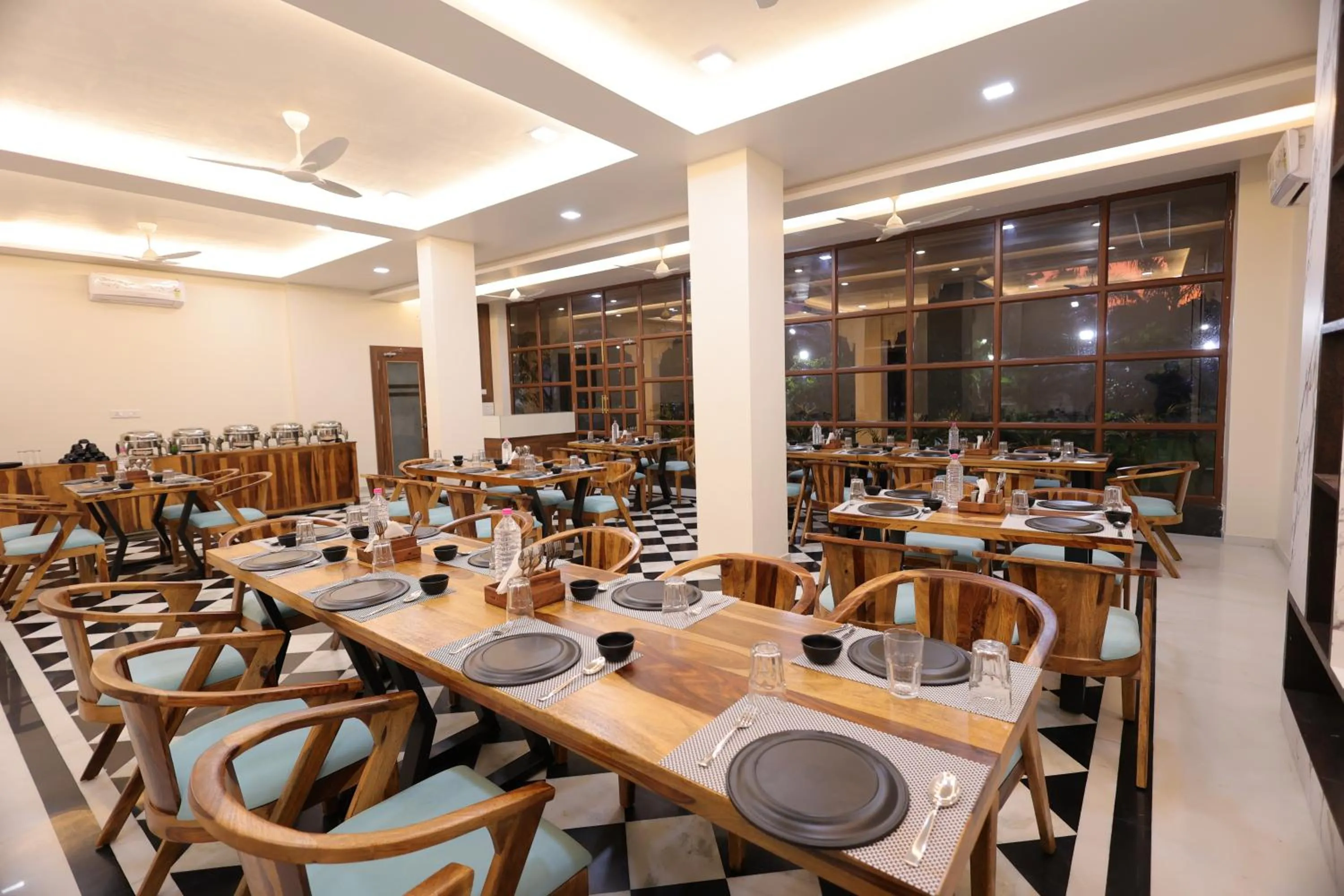 Restaurant/places to eat in Manas Resort by Rudrakshi