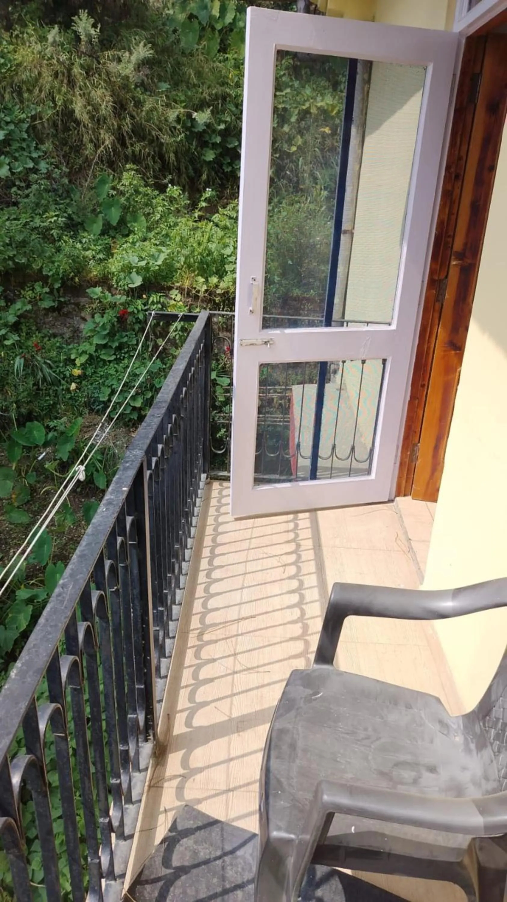 Day, Balcony/Terrace in Goroomgo Homestay Sukh Dham Shimla - Homestay Like Home Feeling Mountain View