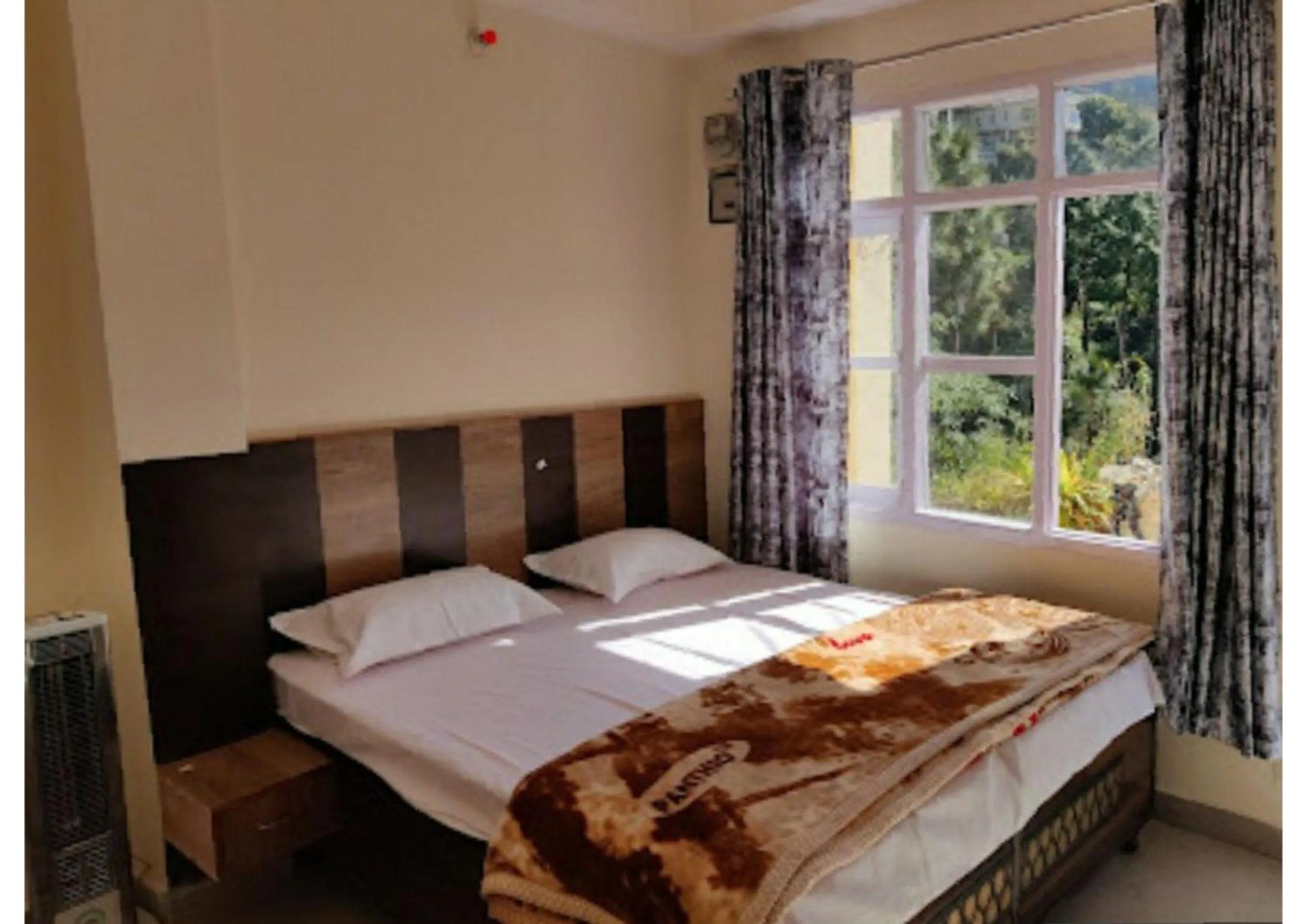 Bed in Goroomgo Homestay Sukh Dham Shimla - Homestay Like Home Feeling Mountain View
