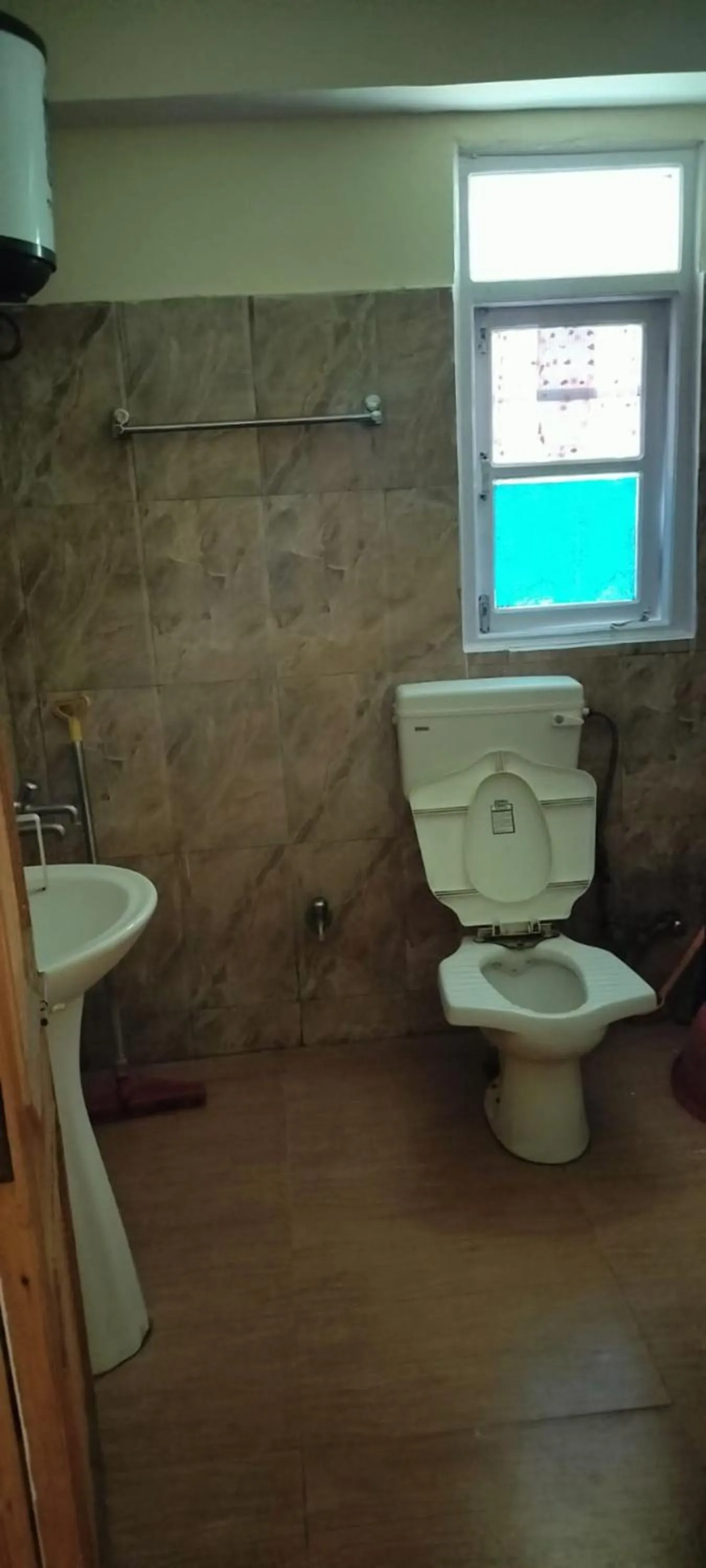 Toilet, Bathroom in Goroomgo Homestay Sukh Dham Shimla - Homestay Like Home Feeling Mountain View