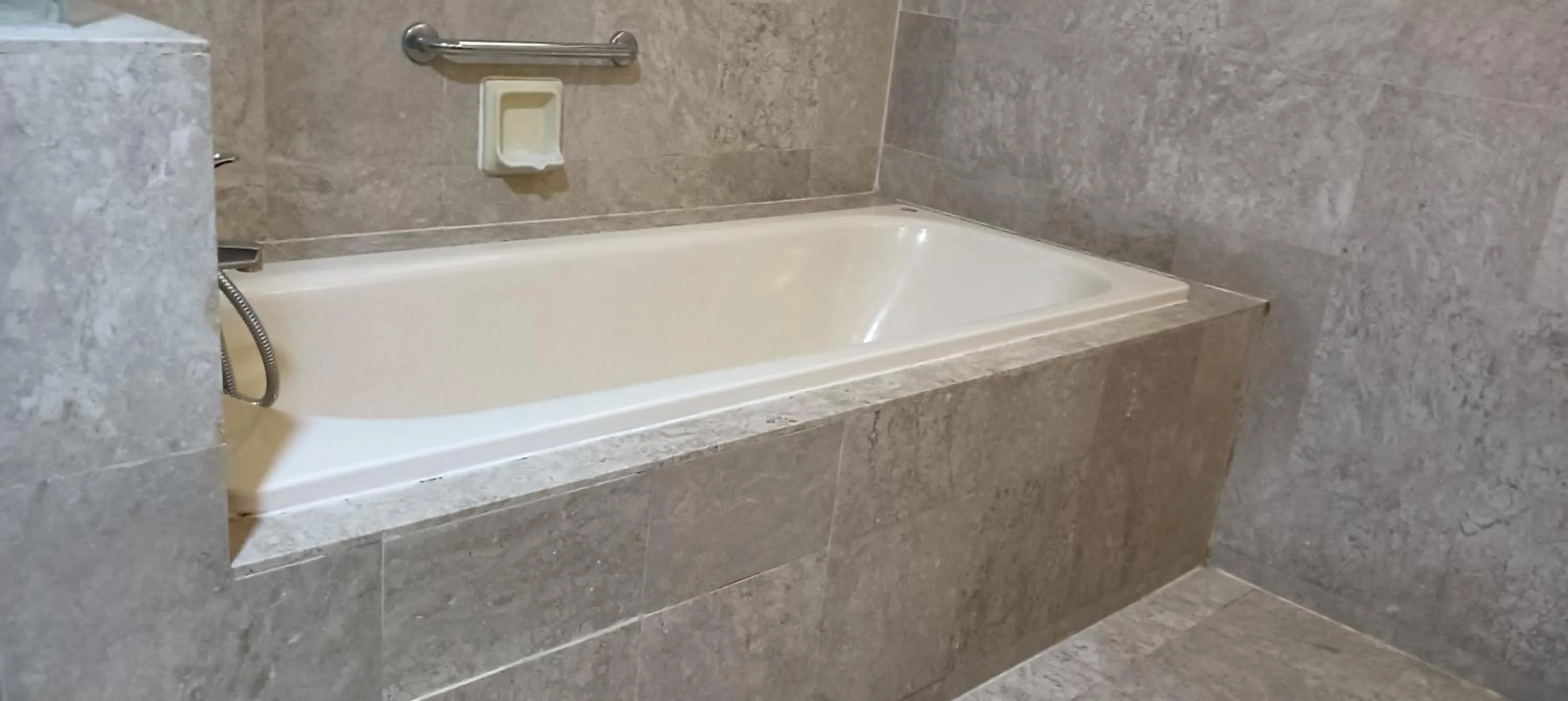 Bath in EMAS Service Suite Times Square