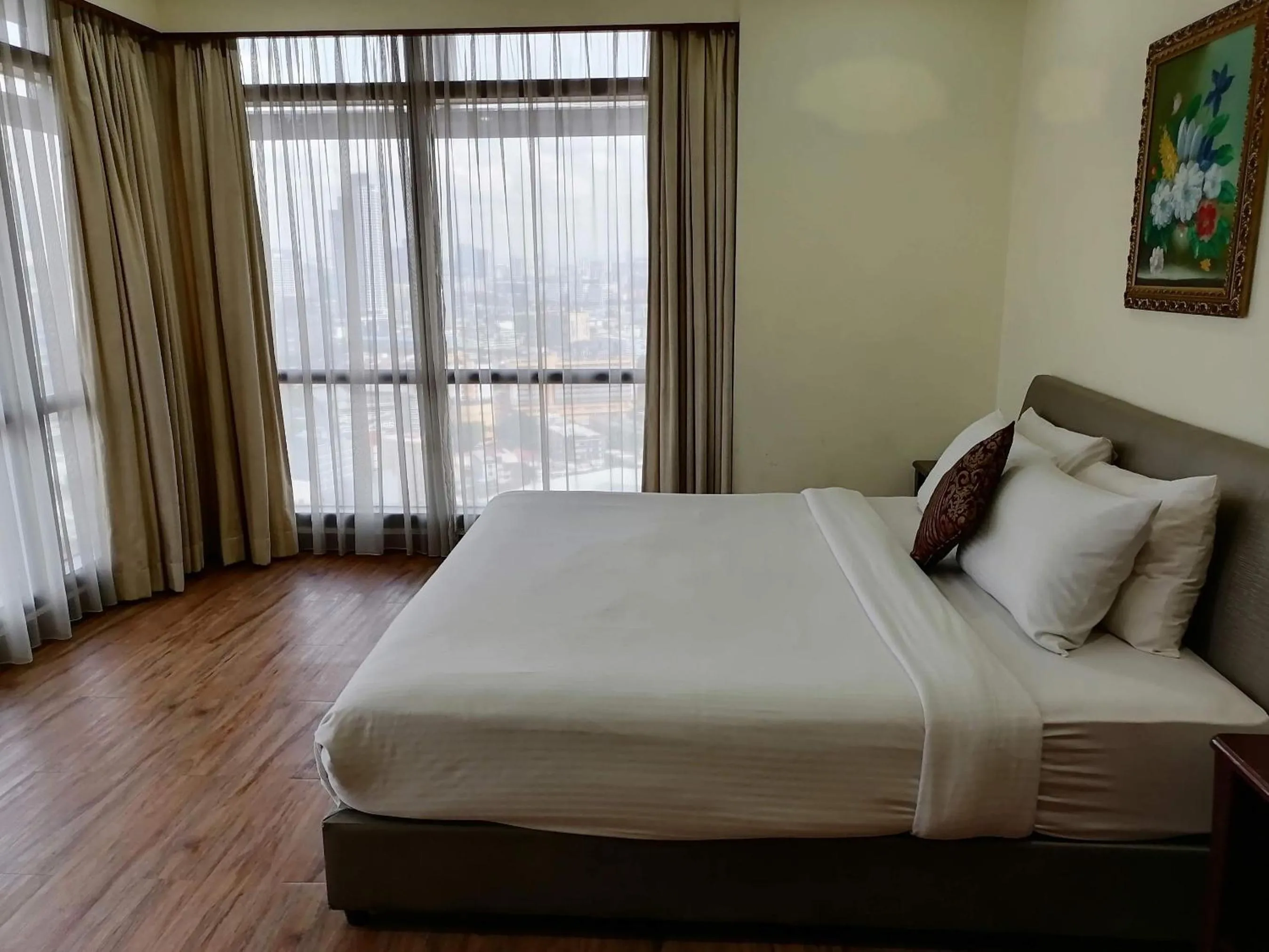 Bed in EMAS Service Suite Times Square