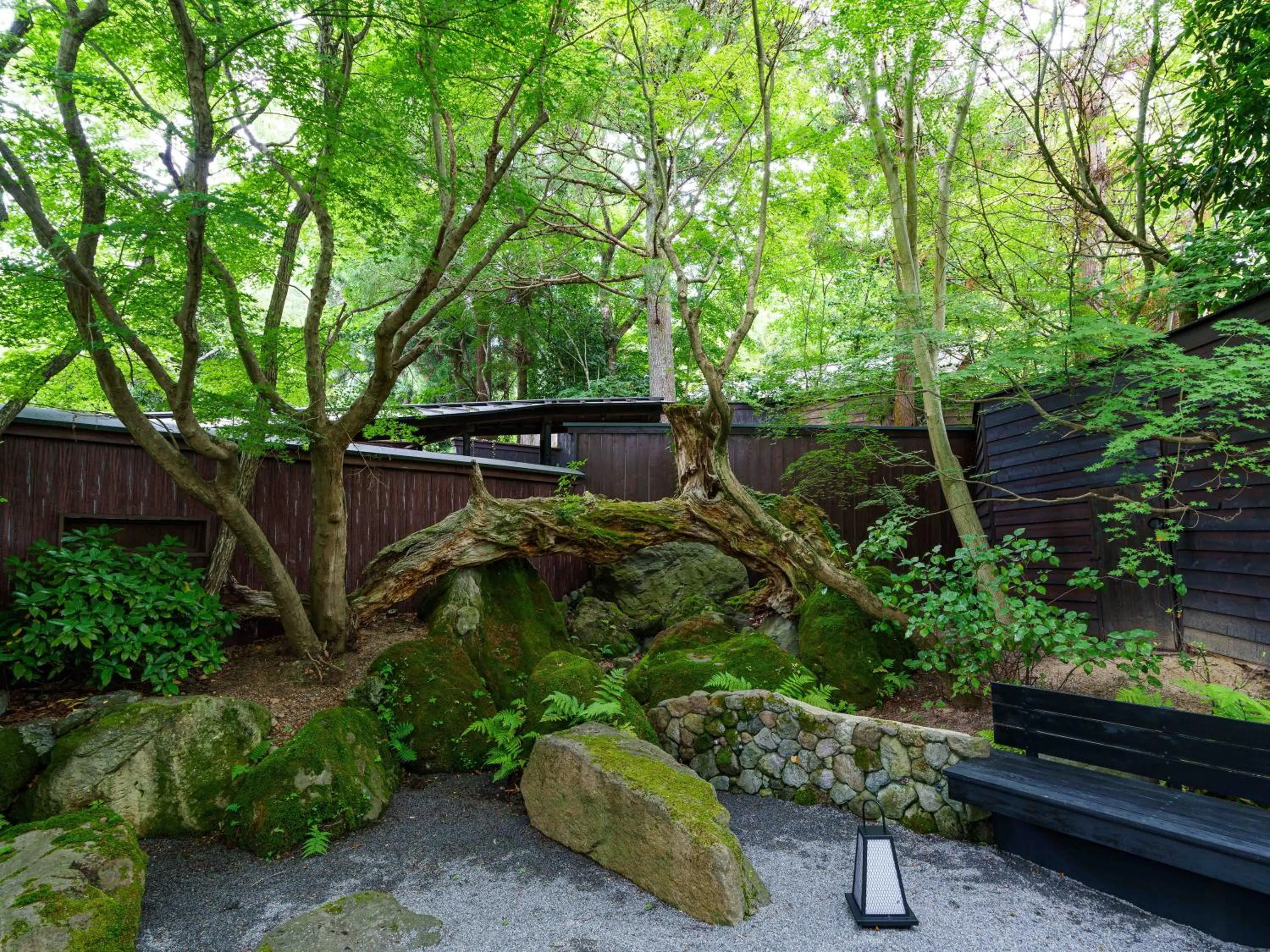 Area and facilities in Yufuin Rakuyu