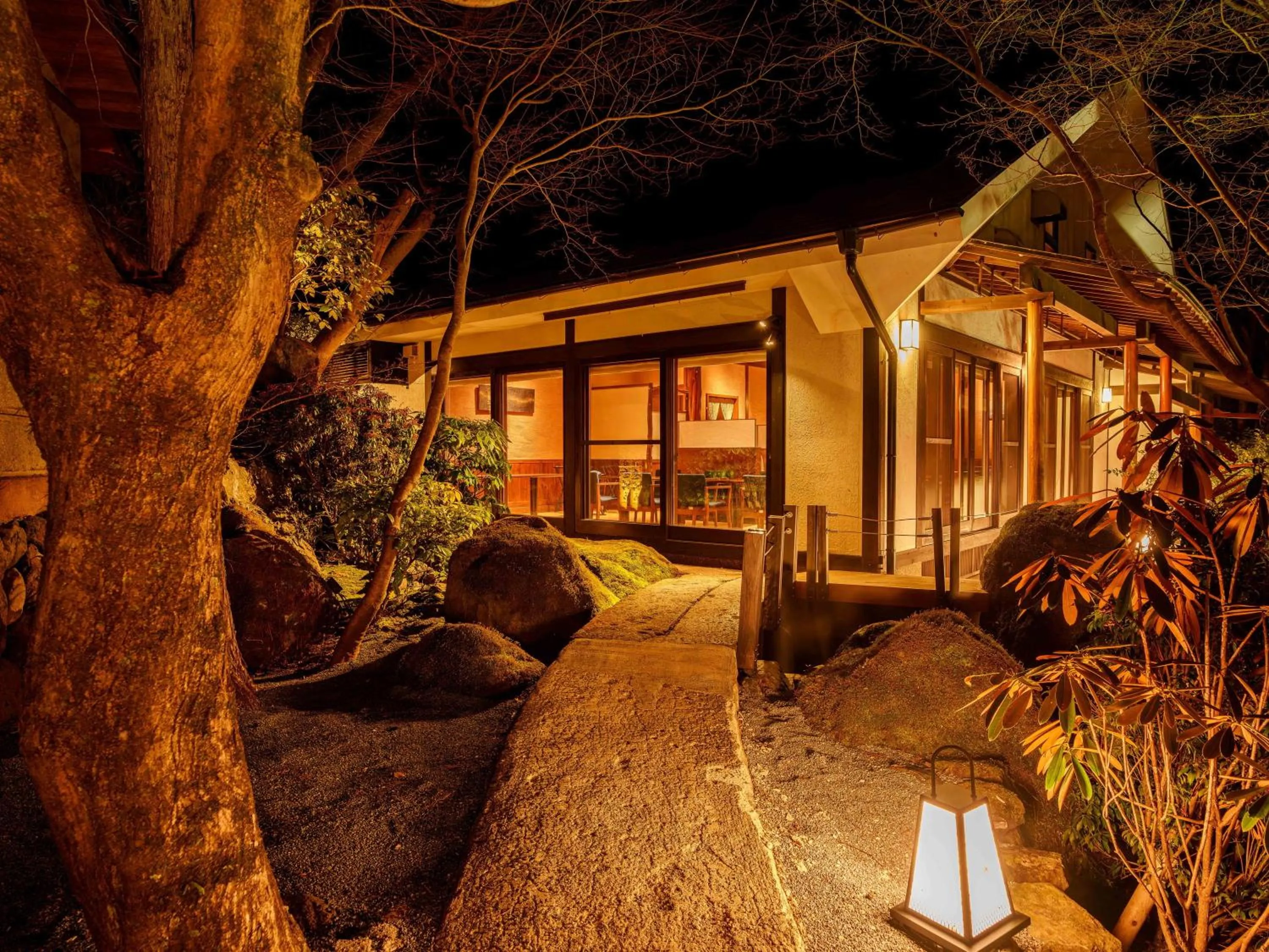 Night in Yufuin Rakuyu