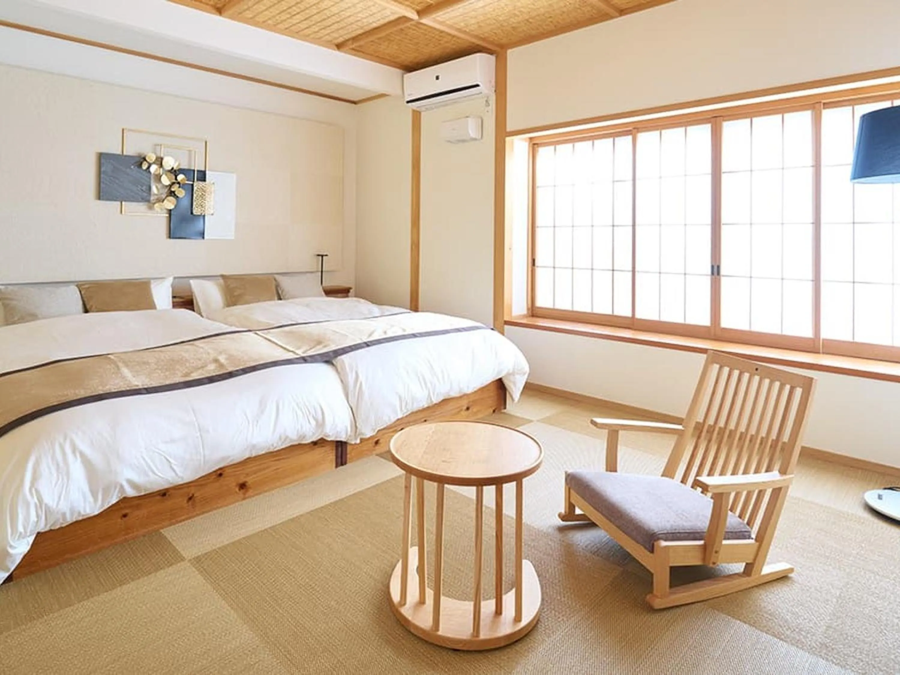 Photo of the whole room, Bed in Yufuin Rakuyu