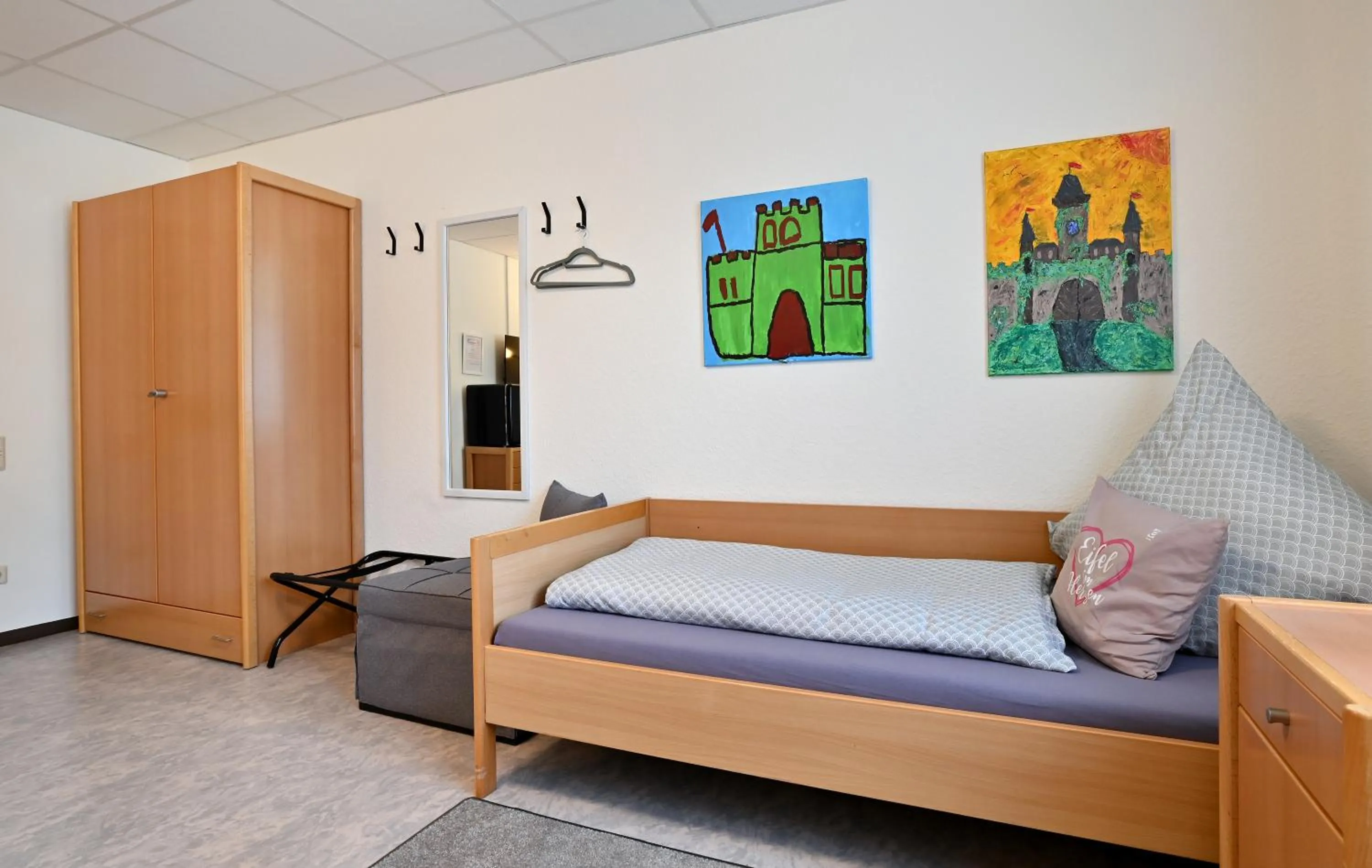 Twin Room with Private External Bathroom - single occupancy in Gästehaus St. Martin