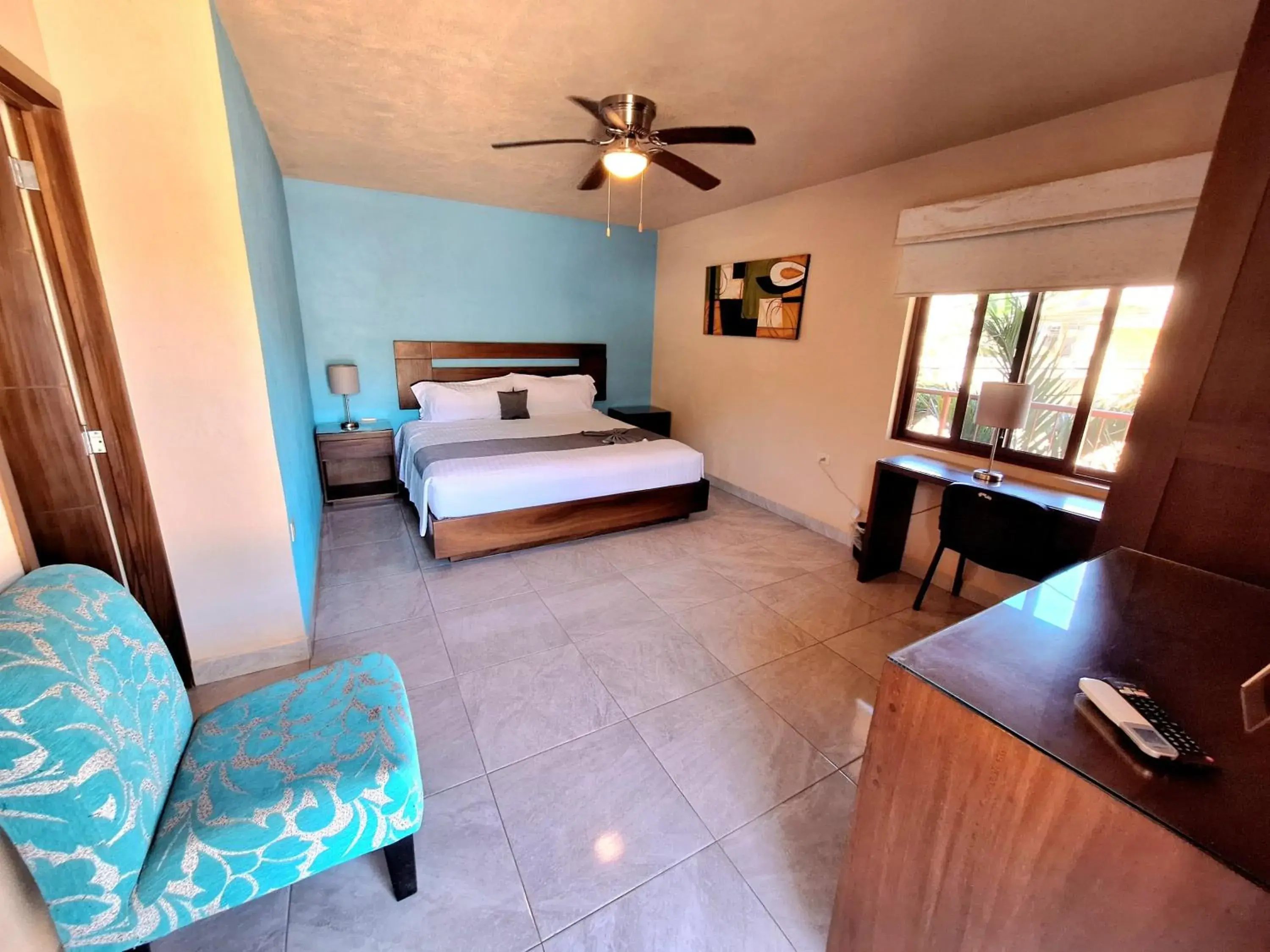 Double Room with Private Bathroom in Pacific Inn hotel Double Room with Private Bathroom in Pacific Inn hotel