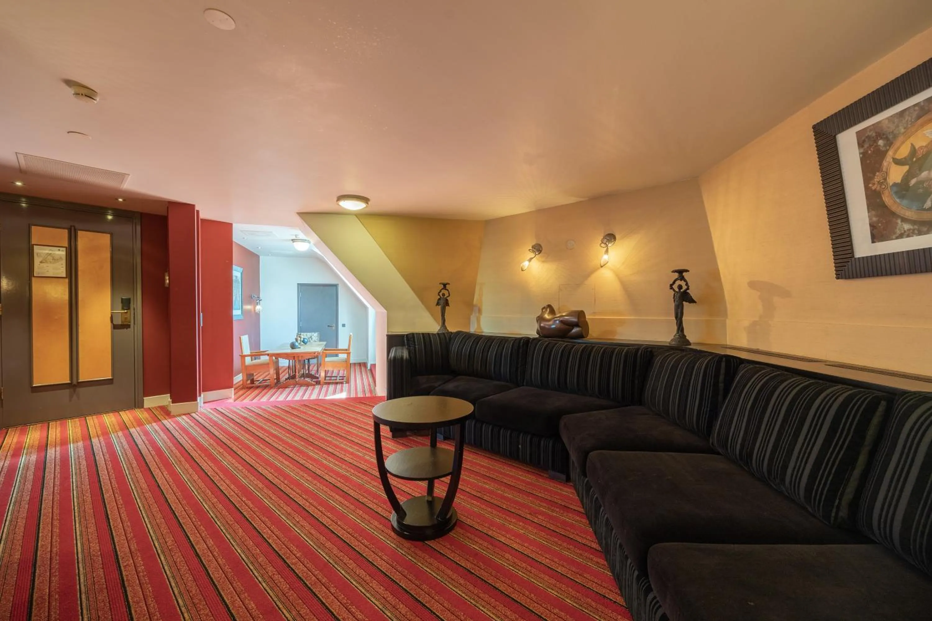 Seating area in Grand Hotel Amrâth Amsterdam