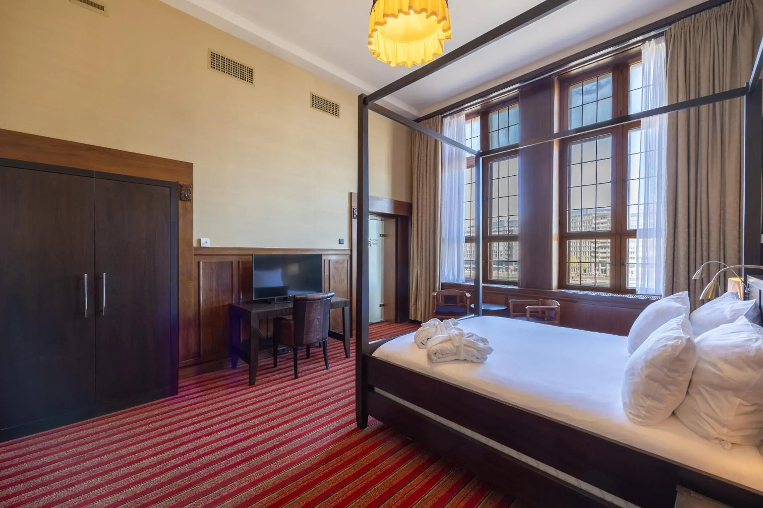 Suite in Grand Hotel Amrâth Amsterdam Suite in Grand Hotel Amrâth Amsterdam