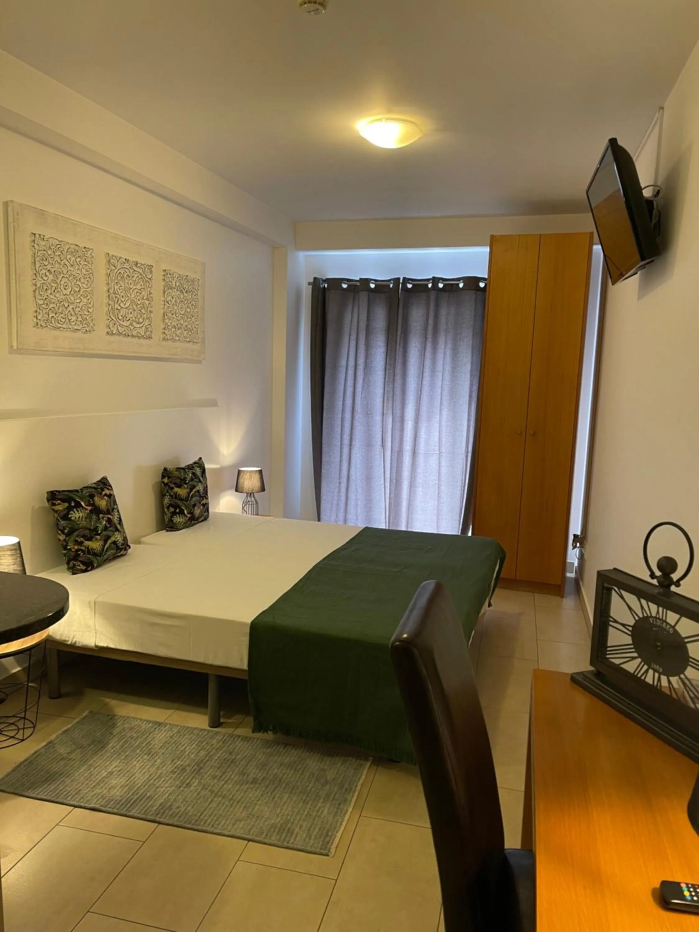 Bedroom, Bed in Esmeralda Holidays Apartments