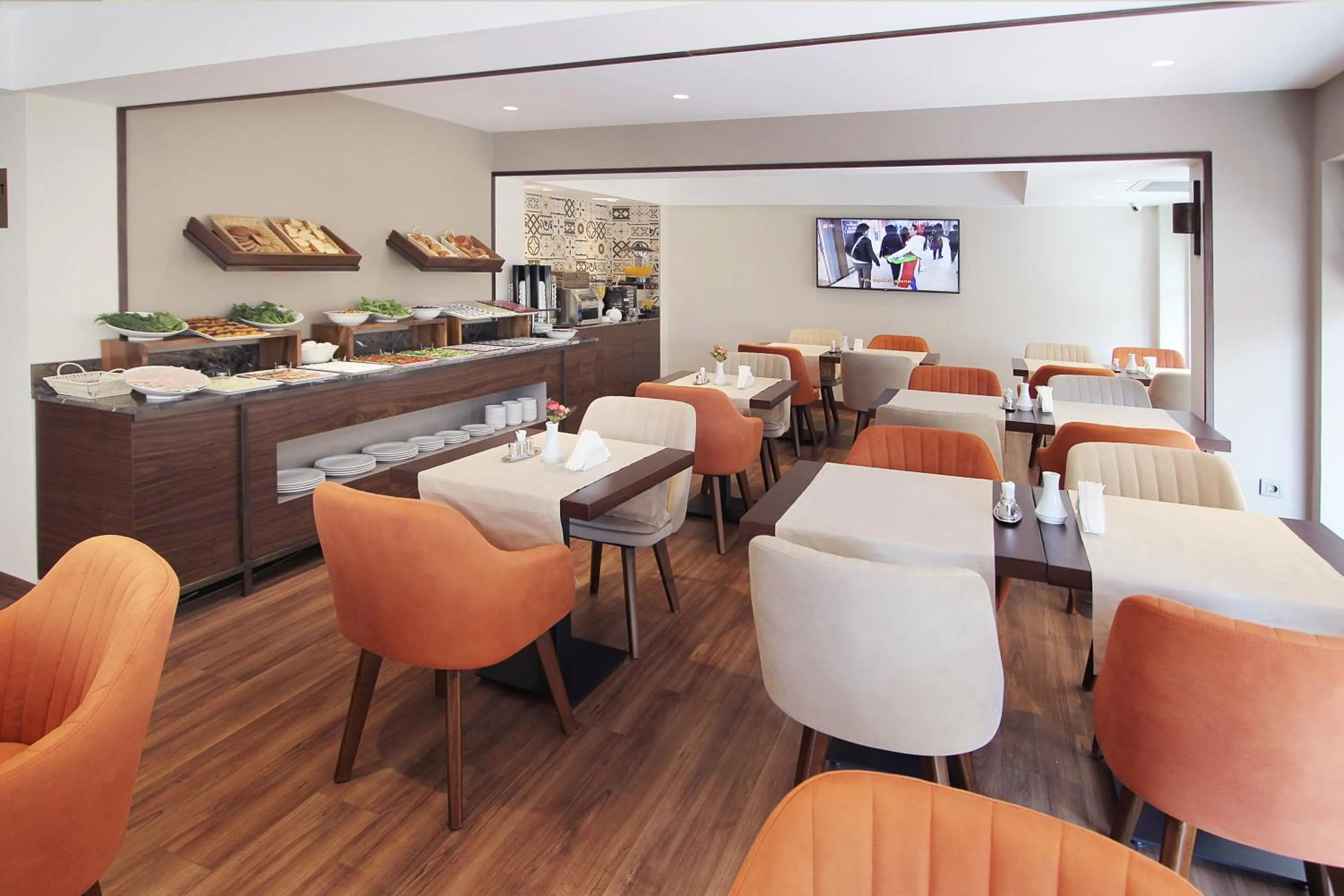 Buffet breakfast in Pisa Hotel