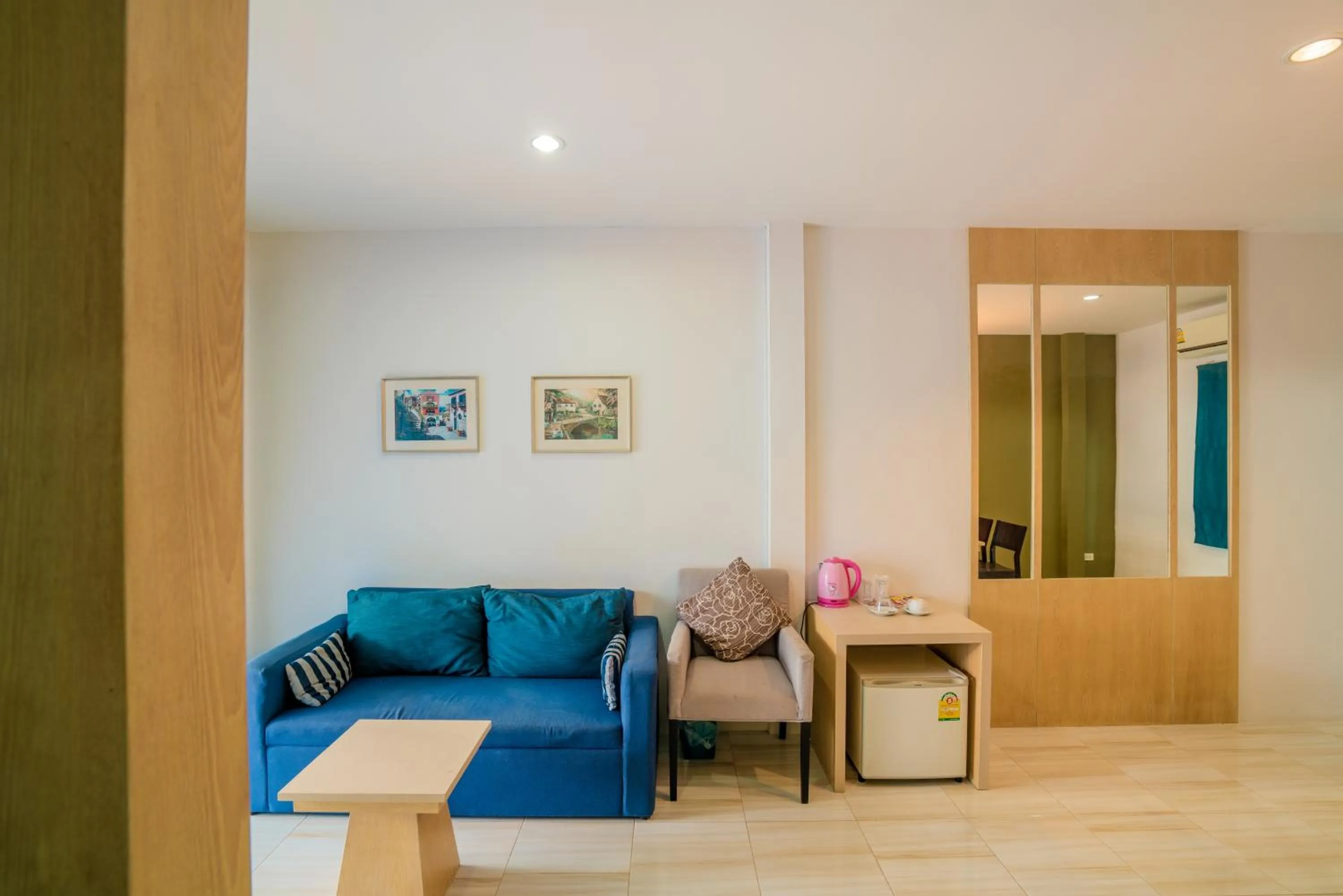 Living room in Paragon Hometel