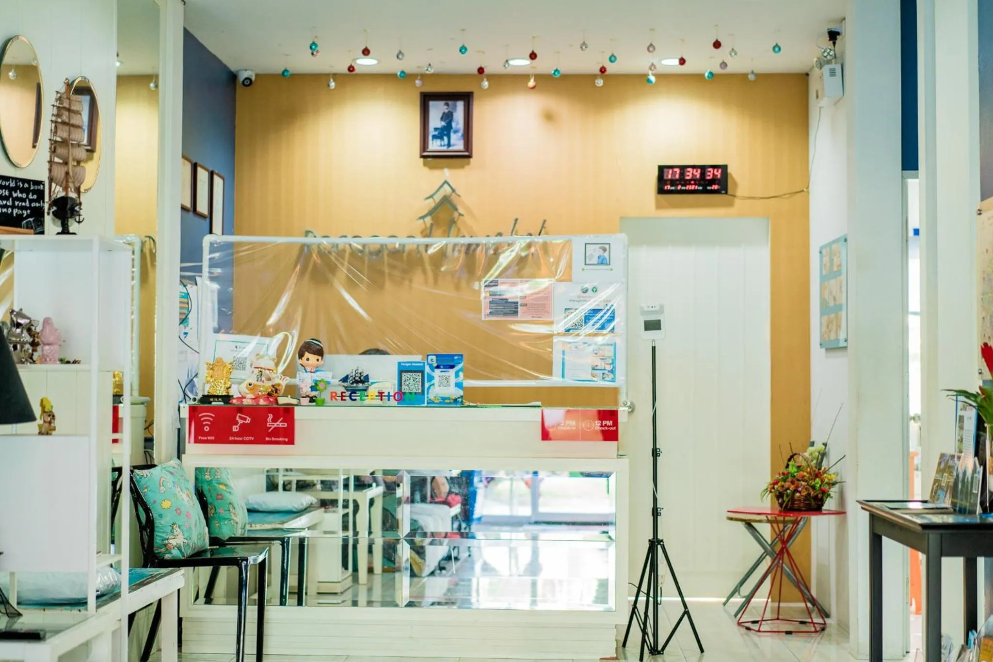 Lobby or reception in Paragon Hometel