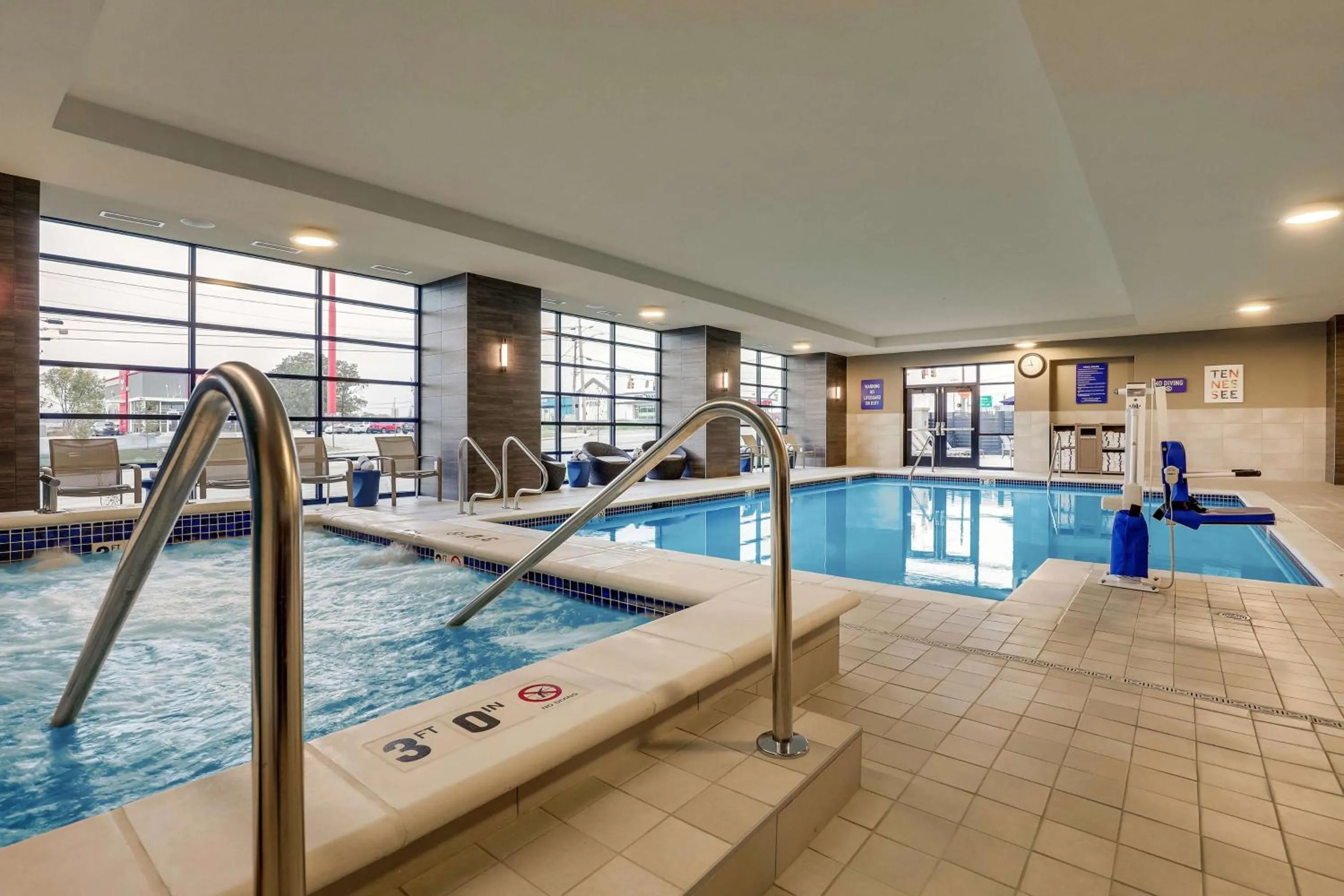 Pool view in Drury Plaza Hotel Chattanooga Hamilton Place