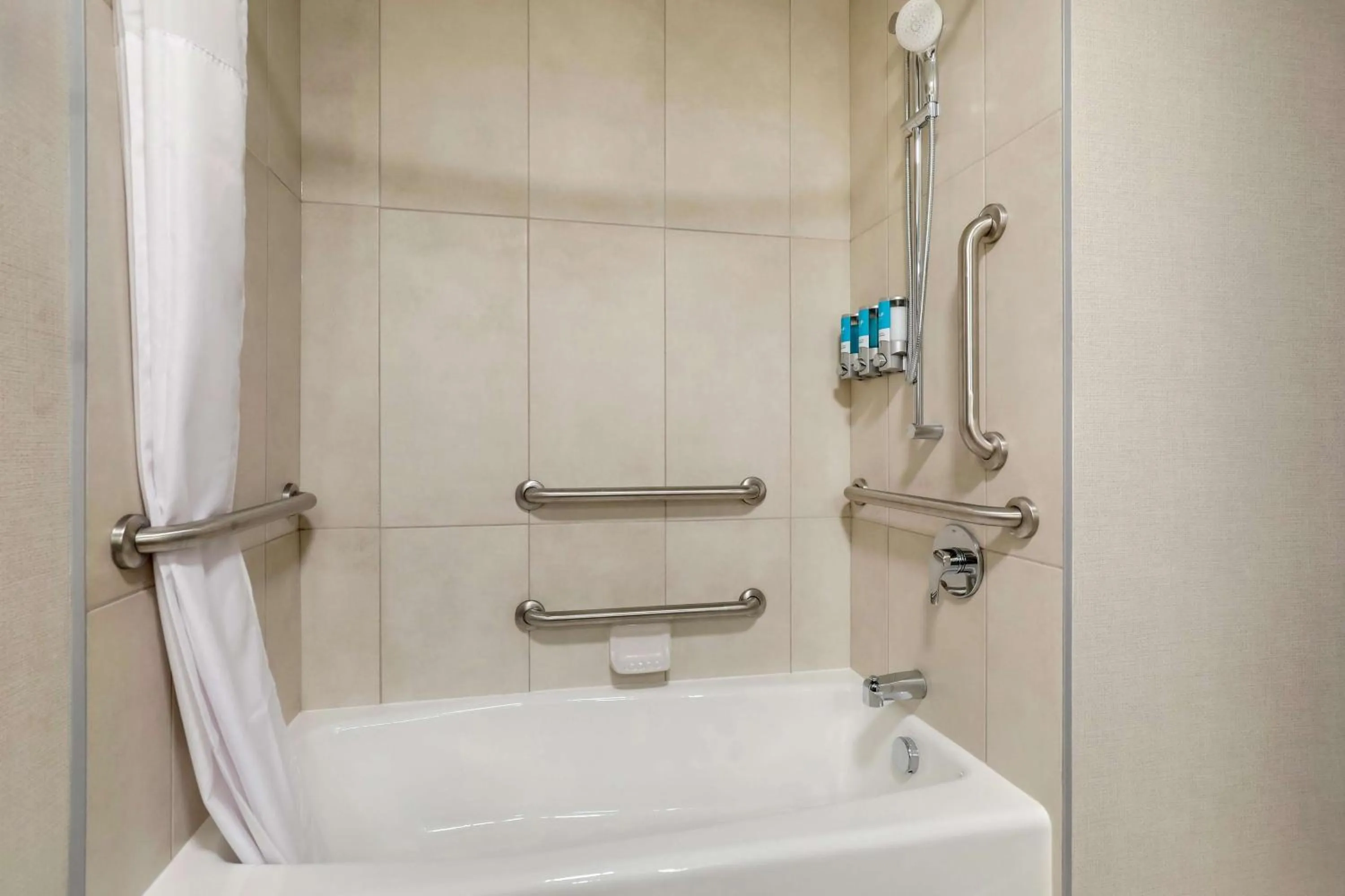 Bathroom in Drury Plaza Hotel Chattanooga Hamilton Place